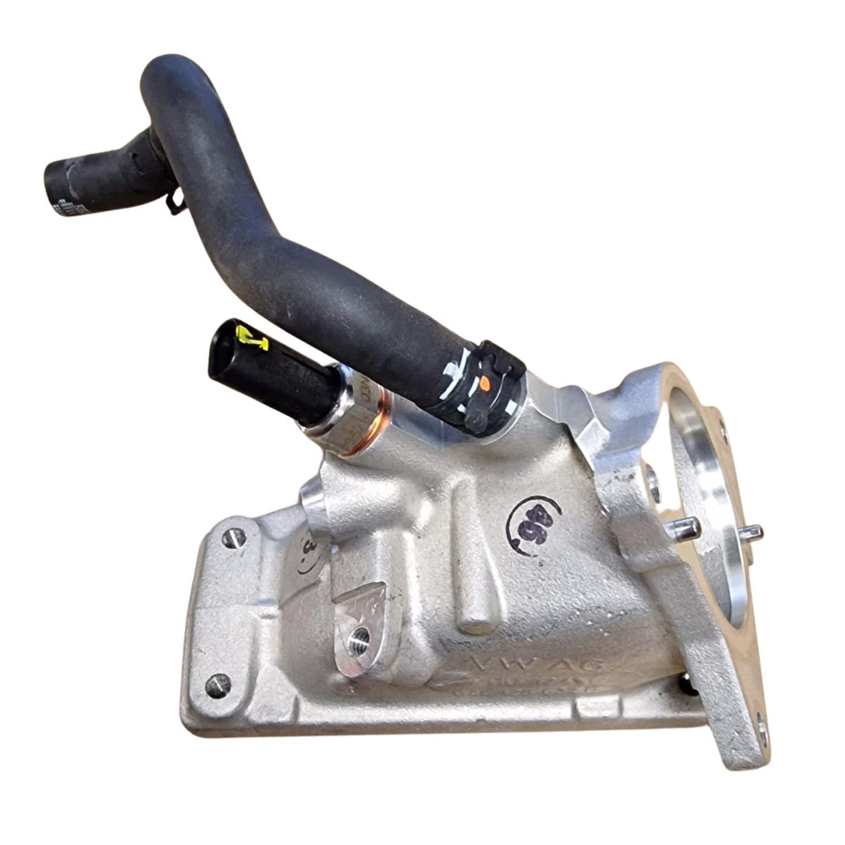 Throttle Body Housing For Audi A3 A4 A6 Q2 Q5 1.6 2.0 2013 On 04L128063T